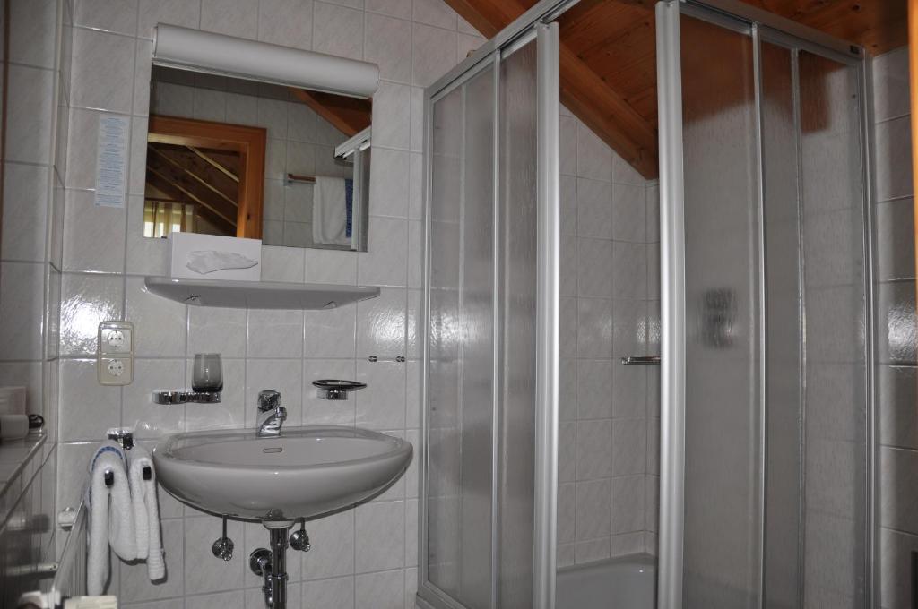 Hotel-Pension Breig Garni Ottenhöfen im Schwarzwald Zimmer foto